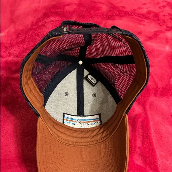 Patagonia P-6 Logo Trucker Hat Mesh Snapback Cap - Picture 5 of 5
